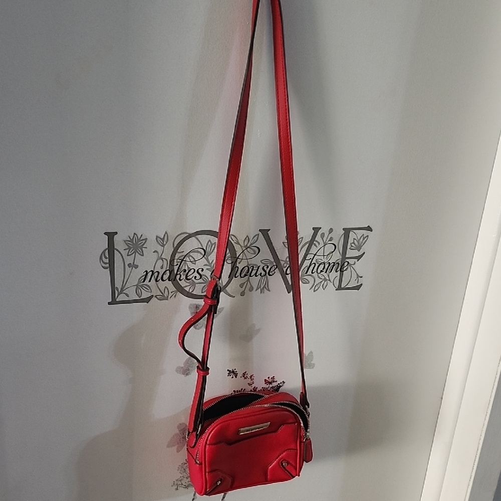 Reaction Kenneth Cole Red Crossbody Bag with Structured Design